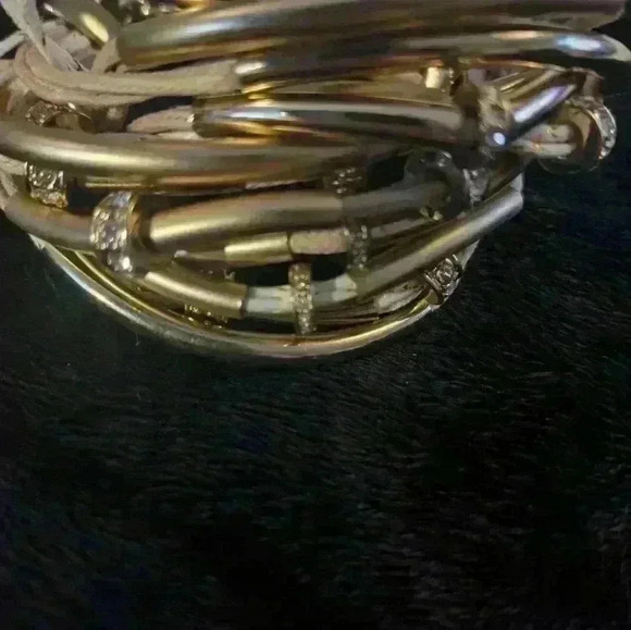 Gold tone and tan multi layer bracelet - Picture 3 of 4